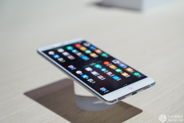 6英寸大屏幕+4000mAh大电池:nubia 努比亚 发