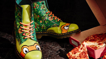 活灵活现的卡通马丁靴：Dr. Martens 推出 “忍者神龟”主题系列 靴款