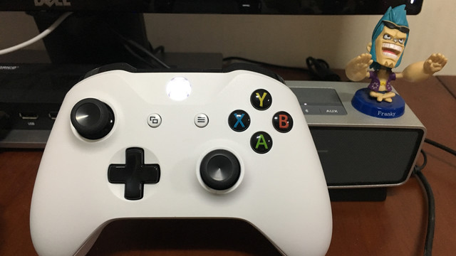 x One S 蓝牙手柄 开箱及使用方法分享(win10,