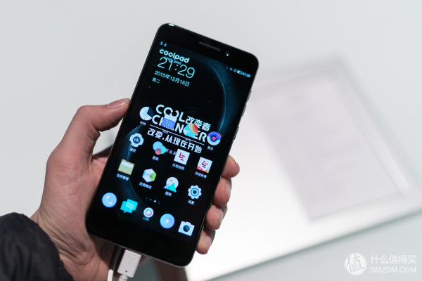 哈曼卡顿调音+对称式双扬声器设计:Coolpad 酷