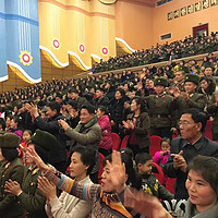 我在朝鲜旅行的日子 篇二：红二代军大衣，朝鲜年轻一代正上演着他们的血色浪漫