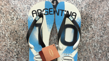 我可能买了一双“假”哈瓦那拖鞋：阿根廷国家足球队十号款