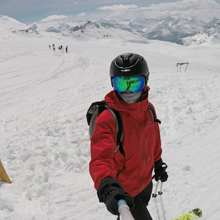 滑雪，一些自己买的装备和感悟 篇三：新购置的装备 — ARC'TERYX 始祖鸟 Alpha FL冲锋衣和Beta手套