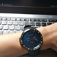 Ticwatch2 NFC的运动款，Ticwatch S 峭壁黑首测（附动感黄Ticwatch E资讯）