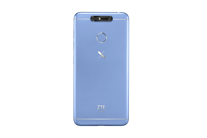 中轴对称式双摄像头:zte 中兴 发布 小鲜5 智能手机999元起