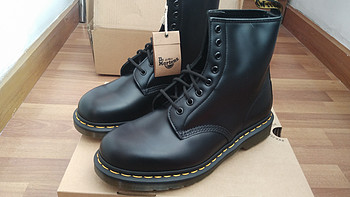 晒一下入手的黑色Dr. Martens 1460 马丁靴 开箱