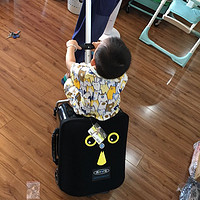宝宝储物间 篇一：带娃旅行神器：瑞士 micro lazy luggage 儿童旅行箱 开箱记录