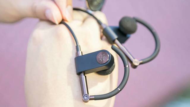 耳机测评 篇一:B&O新品Beoplay Earset蓝牙耳