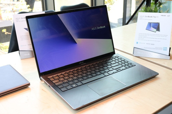 搭载第八代whiskey lake-u:asus 华硕 发布 zenbook flip 13(ux362)