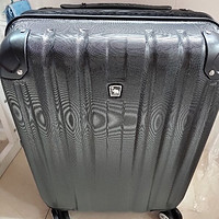 一款高颜值的行李箱—爱华仕行李箱