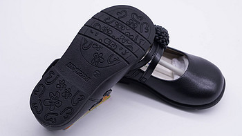 再买一双鞋 篇一：DR.KONG 黑色幼童皮鞋