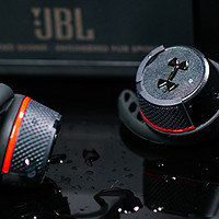 专业造就极致体验：JBL UA Flash 真无线运动耳机
