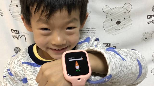 米兔儿童电话手表发出求救信号