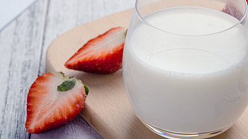 食品测评 篇九：品鉴了16款纯牛奶后，他们为你找到最好喝的那杯奶！
