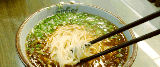 兰州牛肉拉面官方背书国潮实惠装兰州牛肉拉面试吃报告