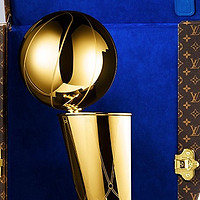 NIKE等品牌為NBA全明星賽出了幾十雙新品，路易威登公布為NBA設計的旅行獎杯箱！