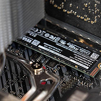不只是稳定高速，自研Xtacking技术才是关键：致钛SSD体验