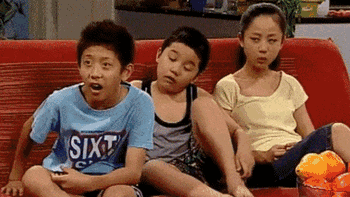 最近播出的某综艺节目中,宋丹丹和杨紫现场连线张一山,这次三人同框