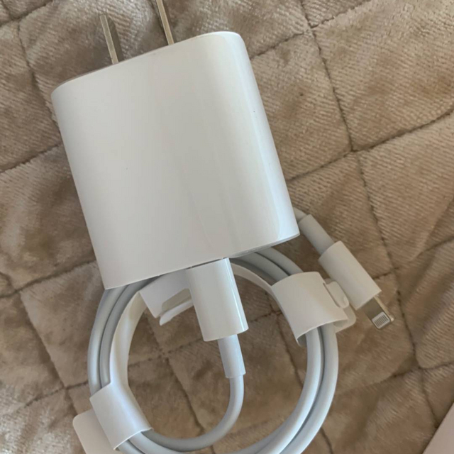 apple苹果magsafe双项无线充电器20w白色