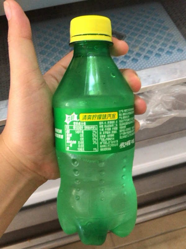 cocacola可口可乐柠檬味汽水碳酸饮料300ml12瓶整箱装