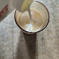 美食 篇四十：越贡猫屎咖啡，兑上鲜牛乳，味道不错！