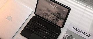 数码产品一箩筐 篇二十一：偷偷将笔记本换成iPad+绿联磁吸妙控键盘，让你的iPad优雅地支棱起来！
