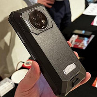MWC 2024丨板磚！勁量展出 Hard Case P28K 手機，配超大電池