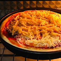 烘培圈复刻王一制作芝士番茄火腿披萨