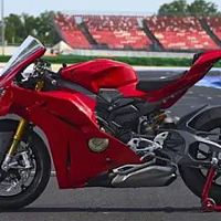 2025杜卡迪Panigale V4海外发布，增加eCBS延迟刹车入弯