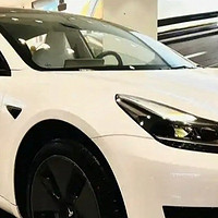 特斯拉Model 3：智能驾驶新风尚！