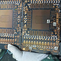 疑似英伟达RTX 5090 PCB泄露巨大的GPU封装，显存“5452”方式布局