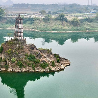 探秘崇左斜塔：三八节之旅，见证千年不倒的奇迹