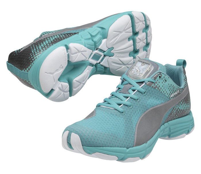 自带LED光源:Puma NightCat 夜间炫亮跑步套装上市