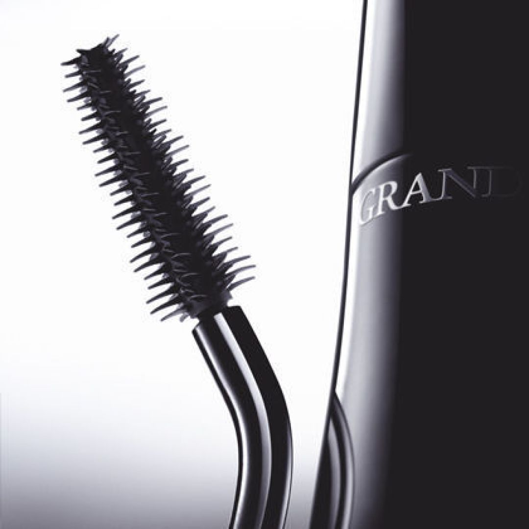 性感S型刷头:LANCOME 兰蔻 推出 GRANDIOSE 天鹅颈睫毛膏