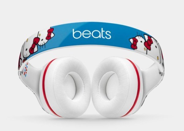 继续庆生40周年:beats 携 hello kitty 推出别注款 solo 2 和 urbeats