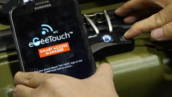 手机一刷即可解锁：eGeeTouch 在 CES 上展示基于NFC技术的旅行箱智能锁