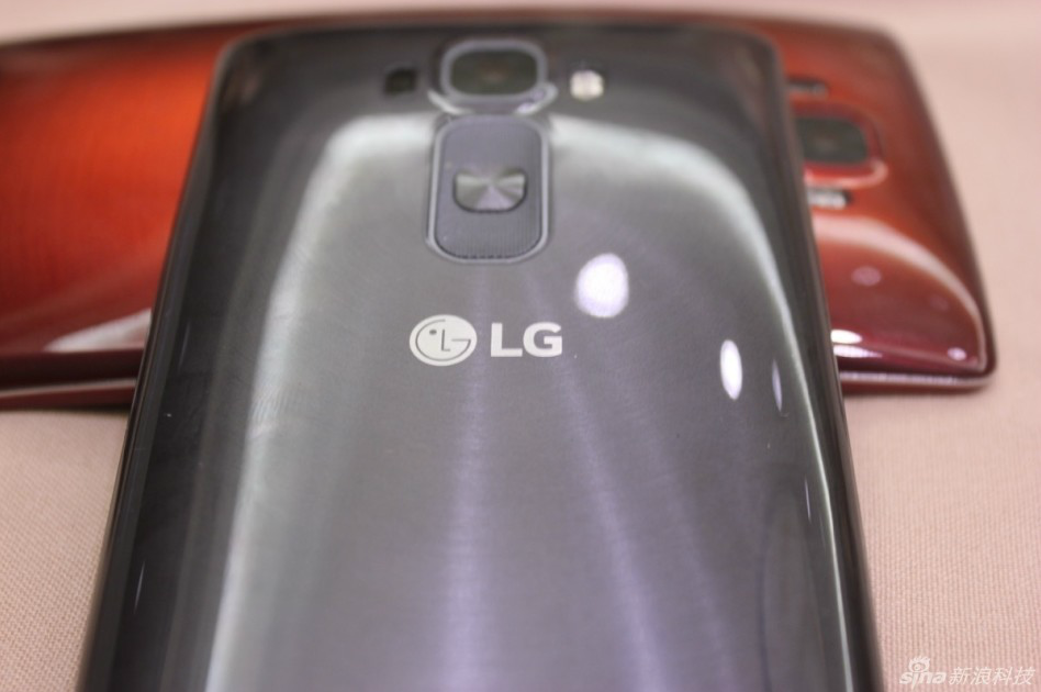 搭载骁龙810 + 自愈超能力提升：LG 发布 G Flex 2 二代曲面屏手机