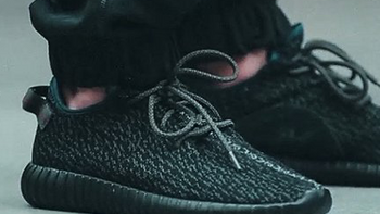 黑“椰子”来了：adidas 阿迪达斯 Yeezy 350 Boost 黑色版将于22日上市