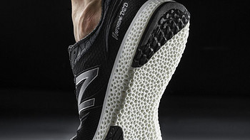 密集恐惧症勿入：New Balance 发布3D打印跑鞋 明年4月上市