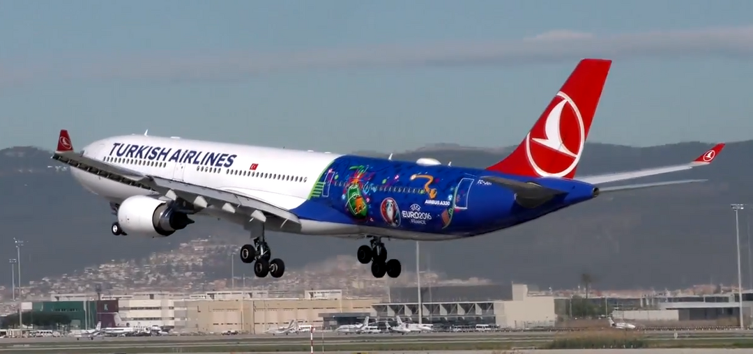 足球要上天：土耳其航空 新装涂2016欧洲杯主题飞机 首飞巴黎