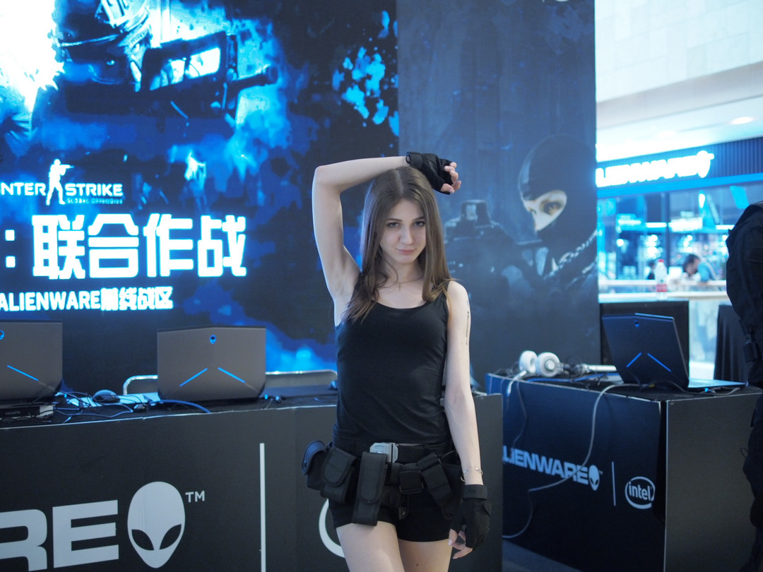 提供免费VR体验：ALIENWARE 外星人 南京电竞圣地主题店 开业