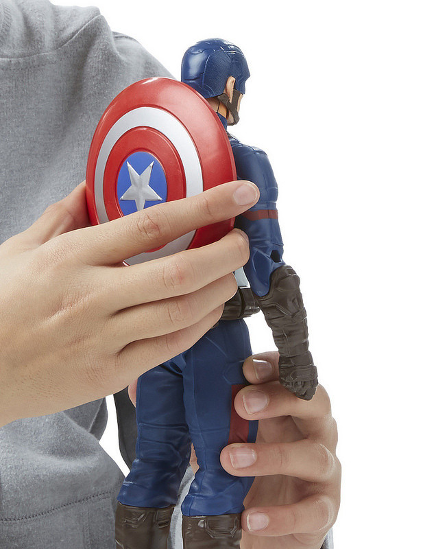 为电影预热：孩之宝推出《美国队长3》人物声光电子玩具