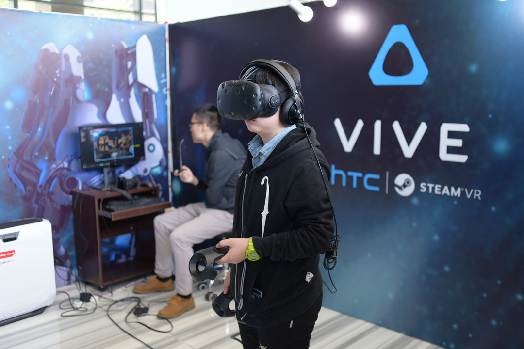 商用化正式开始：HTC 宏达电  Vive VR消费者版本 4月26日 上线天猫