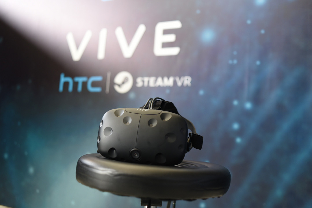 商用化正式开始：HTC 宏达电  Vive VR消费者版本 4月26日 上线天猫