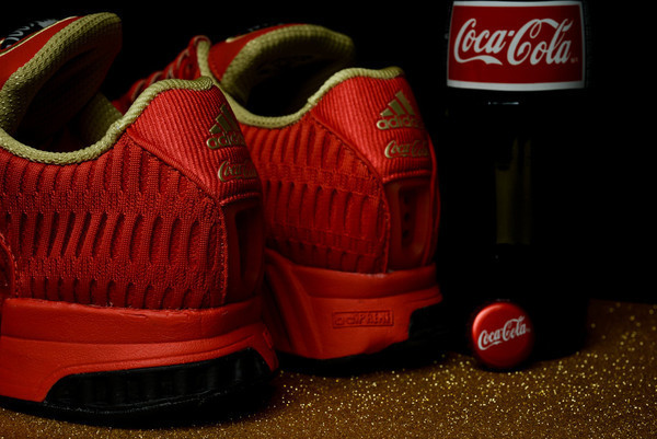 一抹“可乐红”：Coca Cola 可口可乐 联合  adidas Originals 推出  Climacool 1 联名鞋款