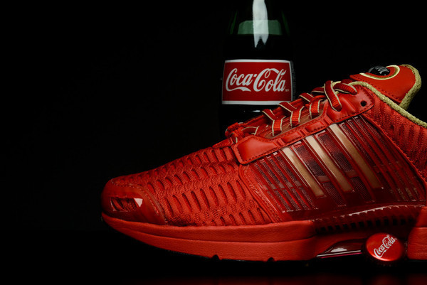一抹“可乐红”：Coca Cola 可口可乐 联合  adidas Originals 推出  Climacool 1 联名鞋款