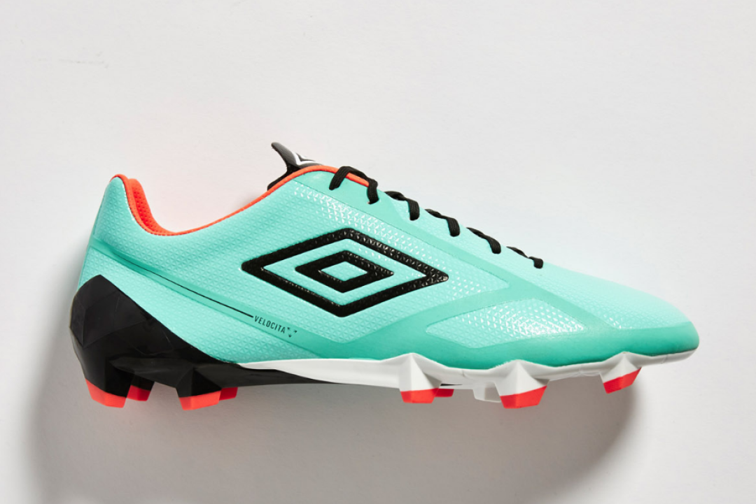 球场上的小清新:umbro 茵宝 推出 velocita 2 pro 全新配色