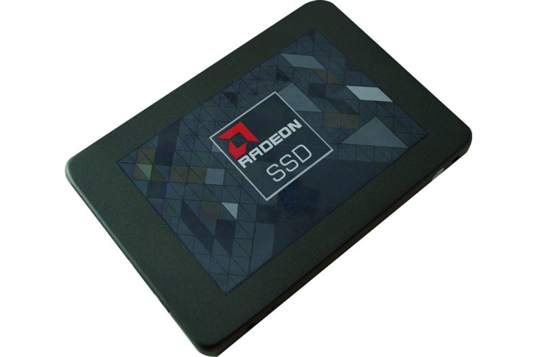卷土重来:AMD 推出 Radeon R3 固态硬盘
