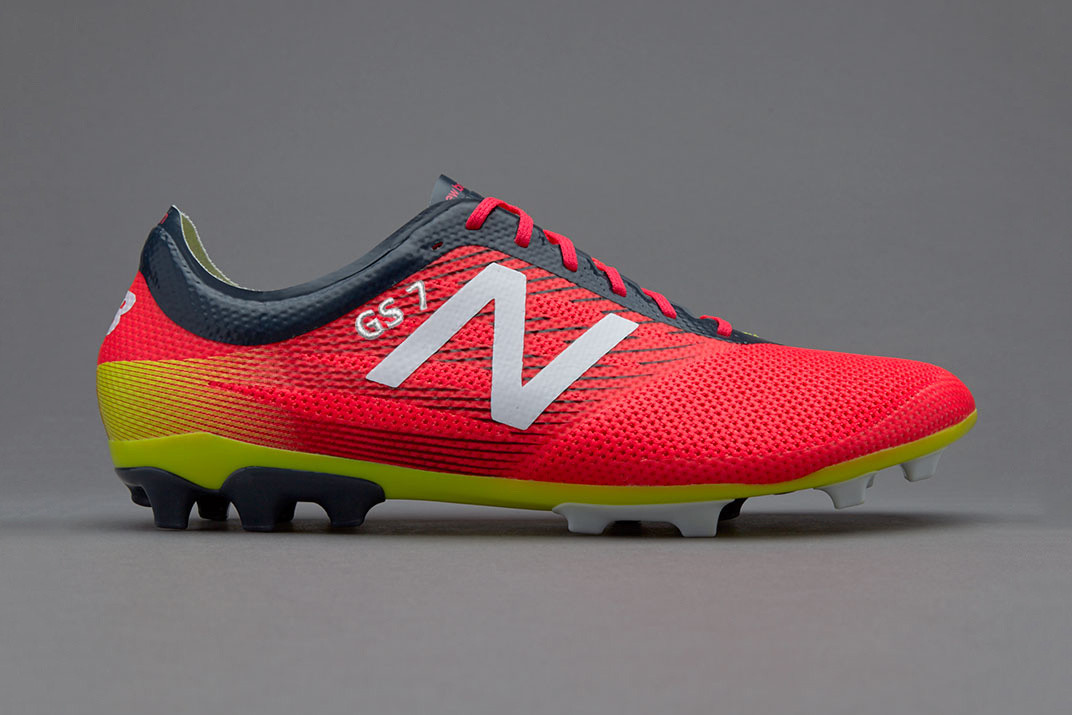 终结比赛：New Balance 推出 New Balance Furon 2.0 足球鞋