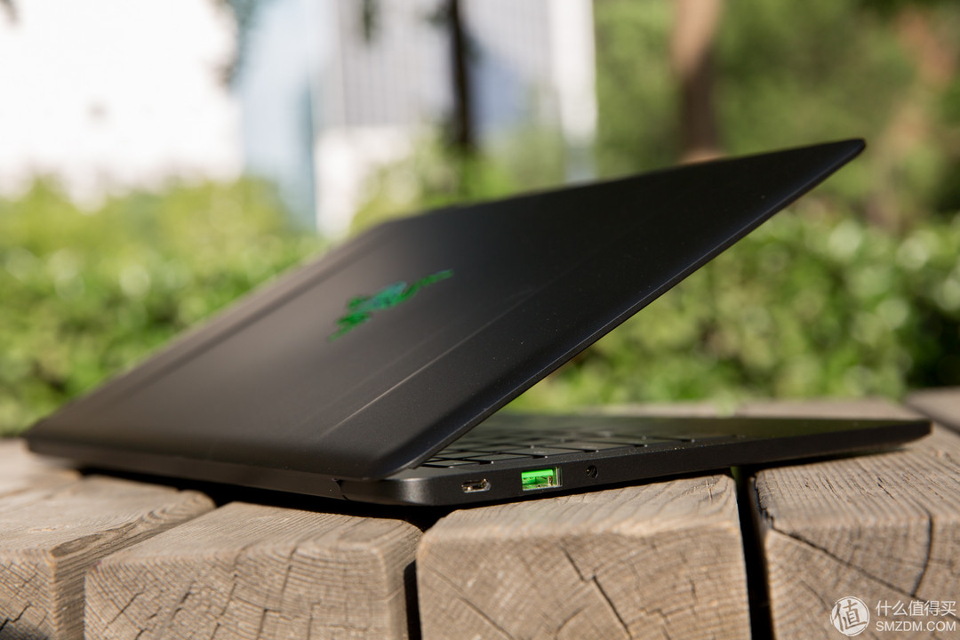 《到站秀》第49弹：RAZER 雷蛇 Blade Stealth 灵刃潜行版超极本